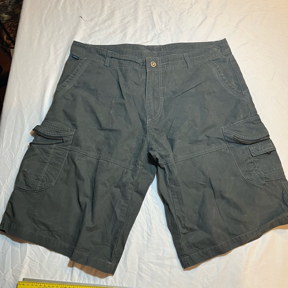 Vintage KUHL Men's greenish  Cargo Shorts size 40 in good condition